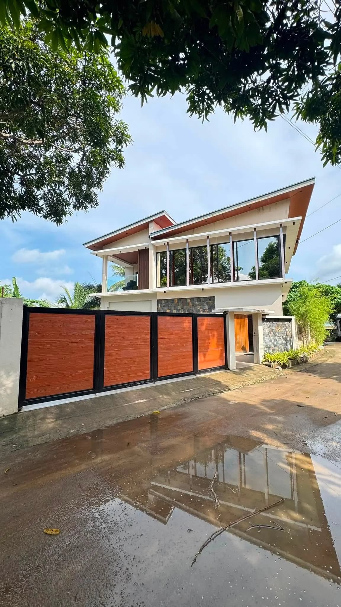 Hidden Tropical Oasis Private Resort & Events Place For Sale in Alfonso, Cavite